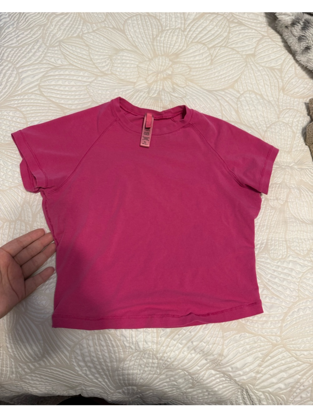 SKIMS Short Sleeve Tee in Bright Pink